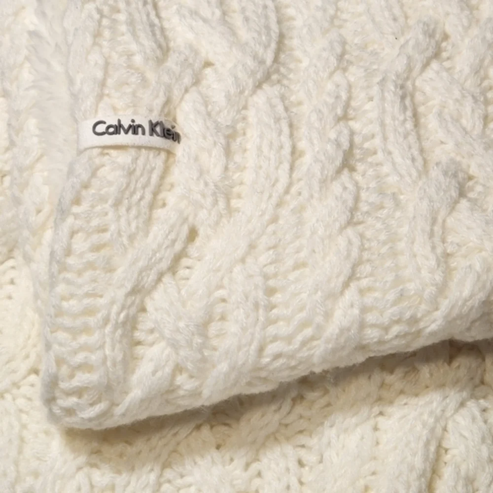 NWT CALVIN KLEIN Cozy Infinity Knit Loop Faux Fur Scarf Sz: OS. Great‎ Gift